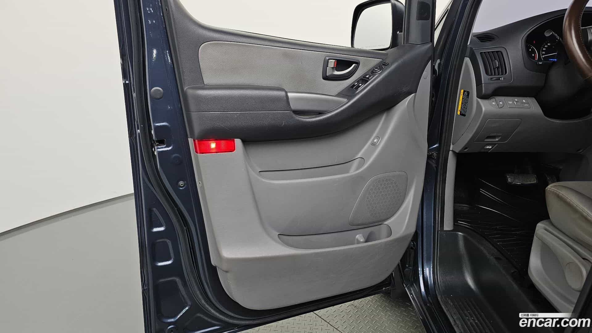 Starex Hyundai 2018.5-INNER-035