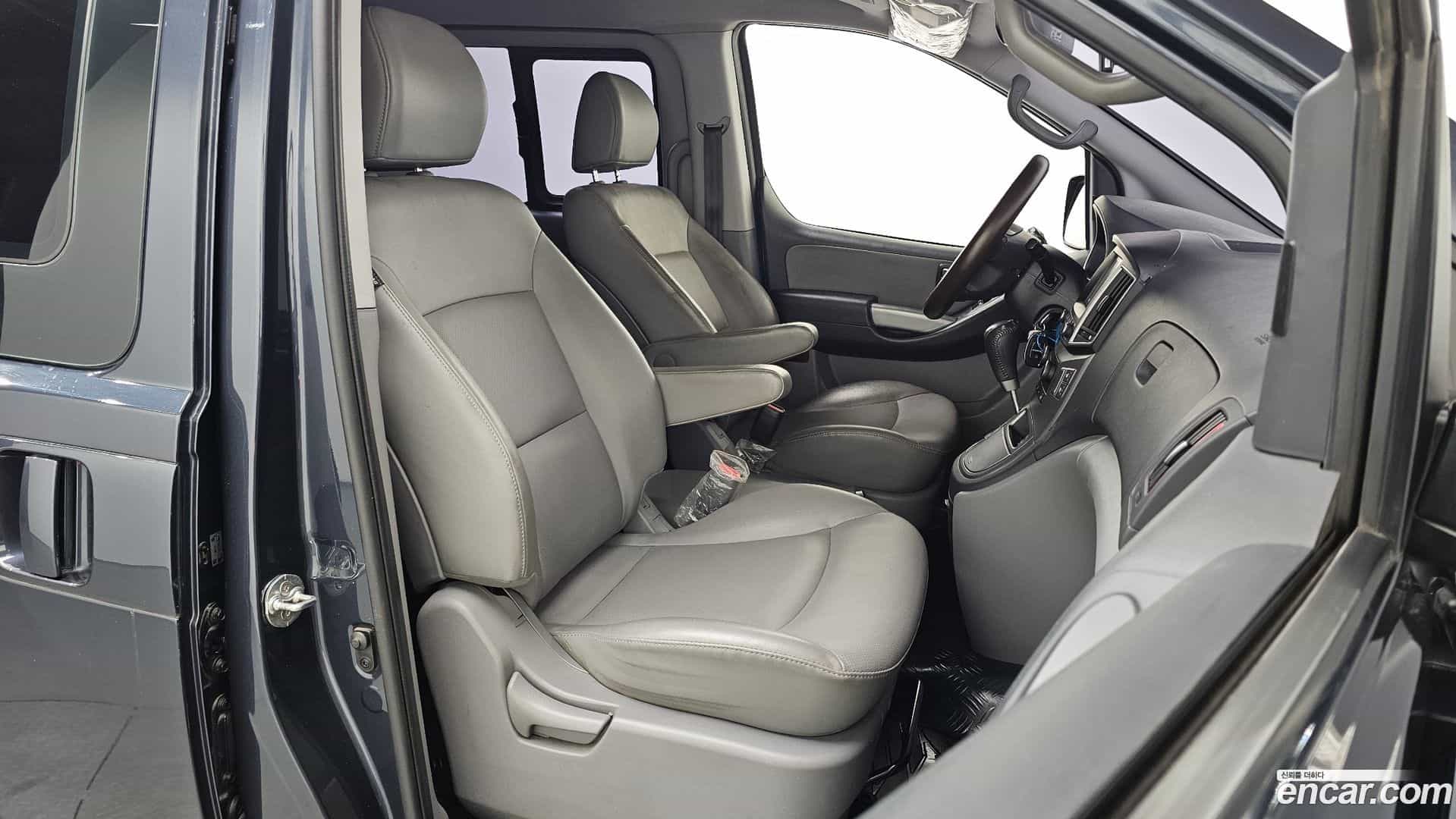 Starex Hyundai 2018.5-INNER-036