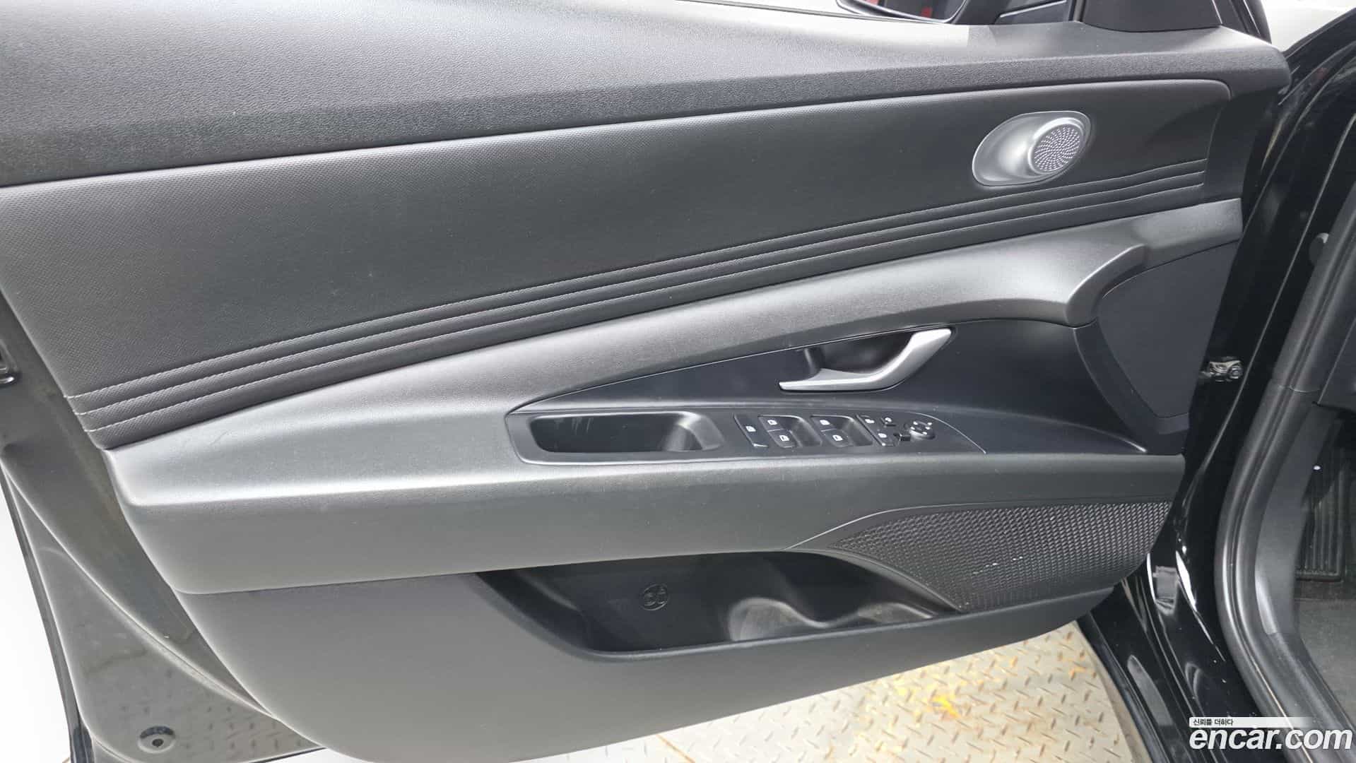 AVANTE Hyundai 2022.1-INNER-034