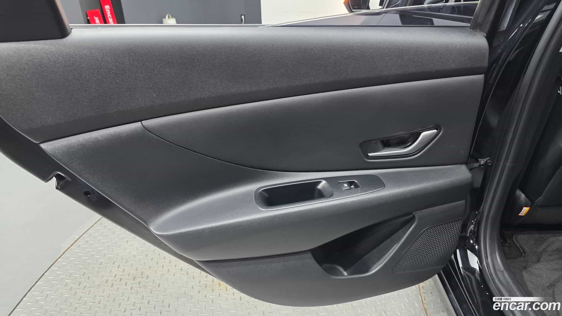 AVANTE Hyundai 2022.1-INNER-035