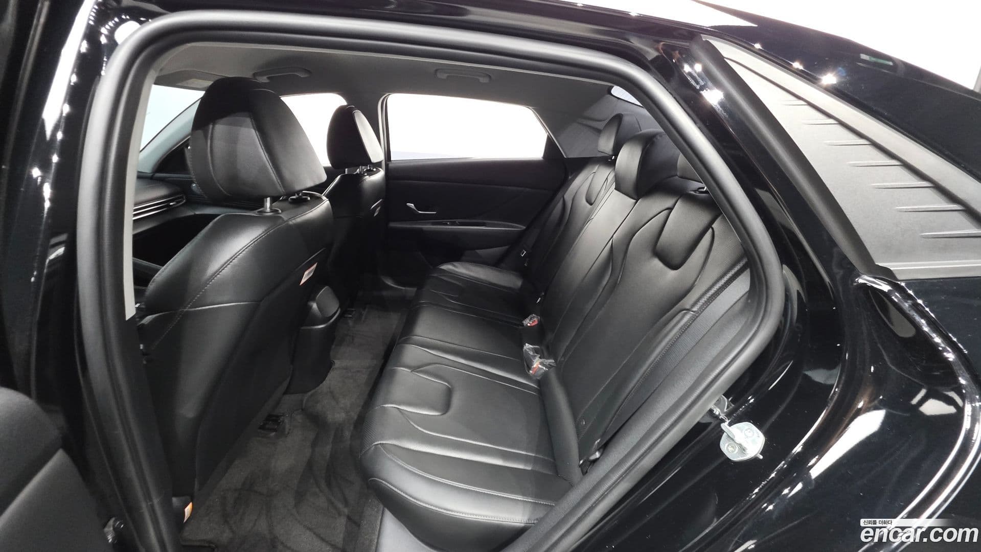 Main__Slider__Photo:AVANTE Hyundai 2022.1-25