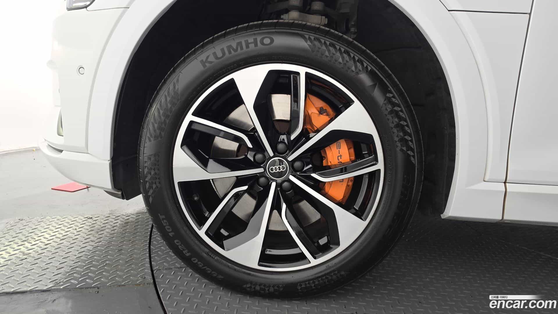 e-tron Audi 2021.11-OUTER-005