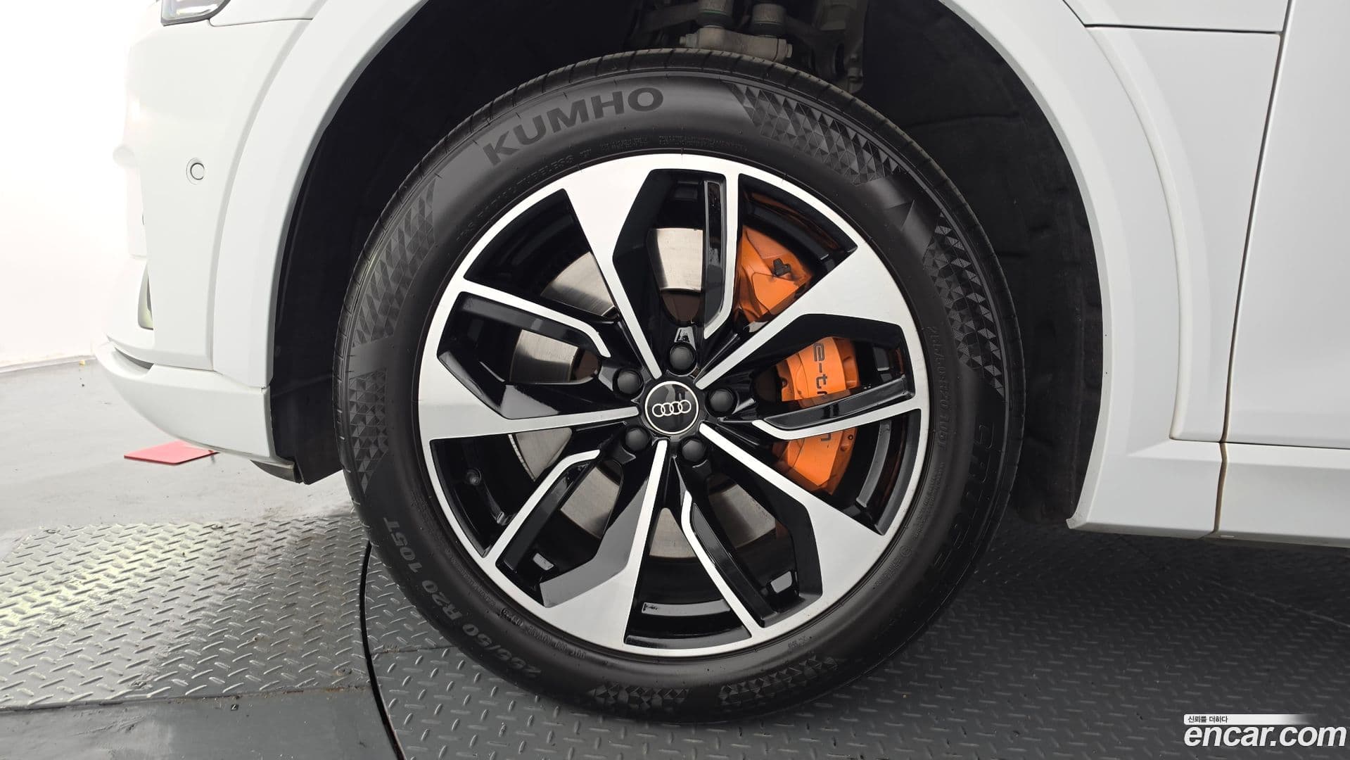Main__Slider__Photo:e-tron Audi 2021.11-4