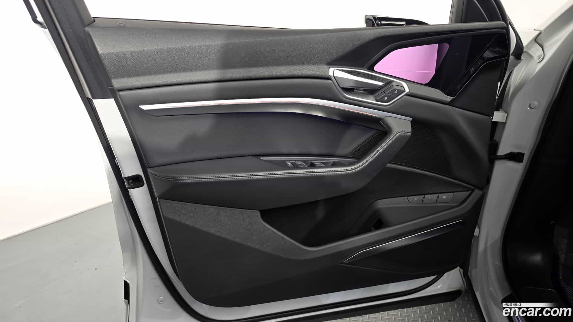 e-tron Audi 2021.11-INNER-034