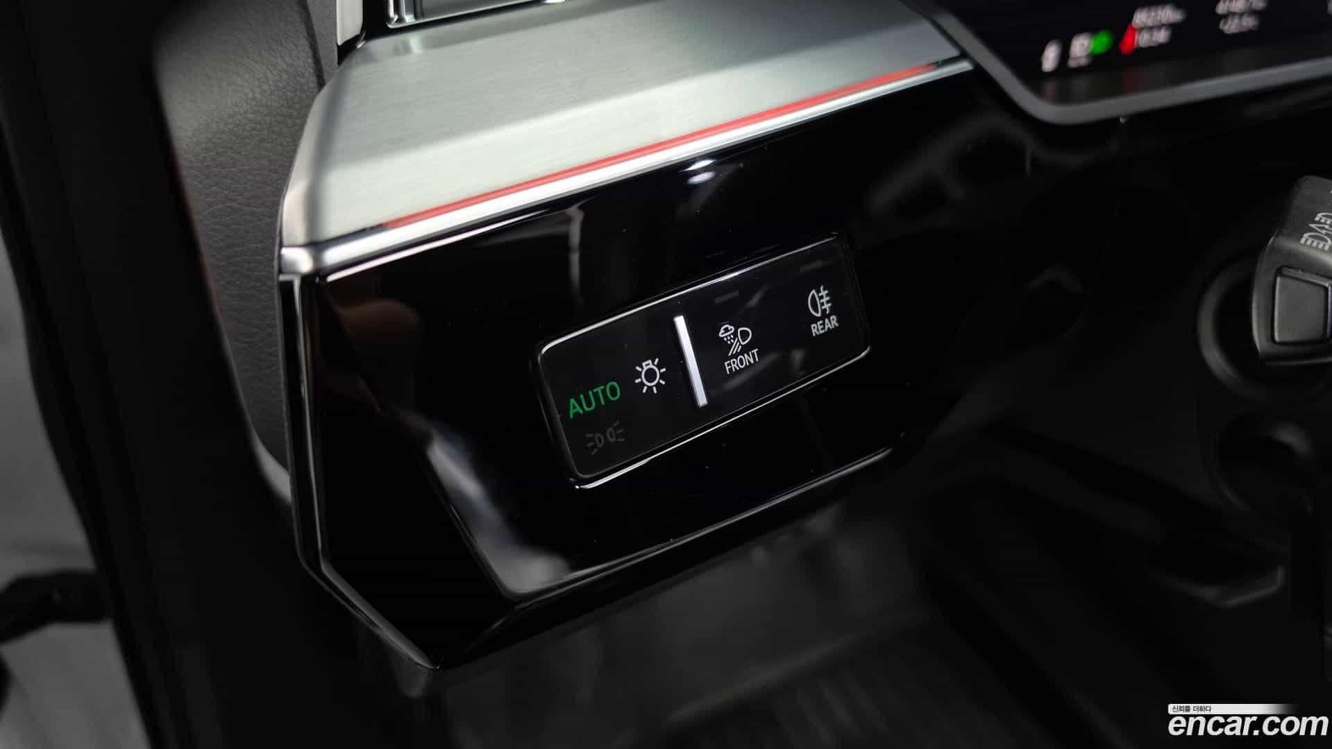 e-tron Audi 2021.11-OPTION-042