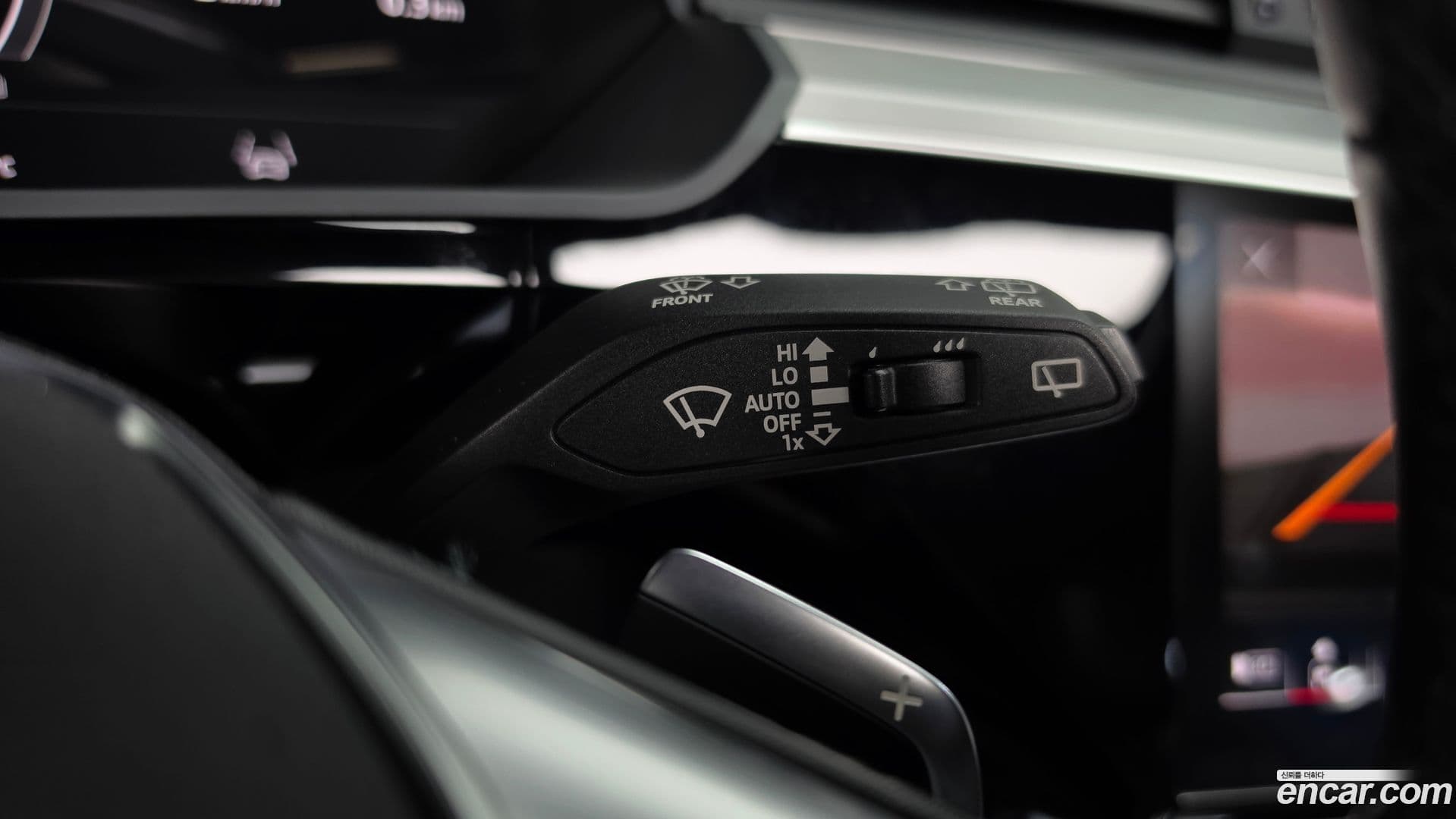 Main__Slider__Photo:e-tron Audi 2021.11-29