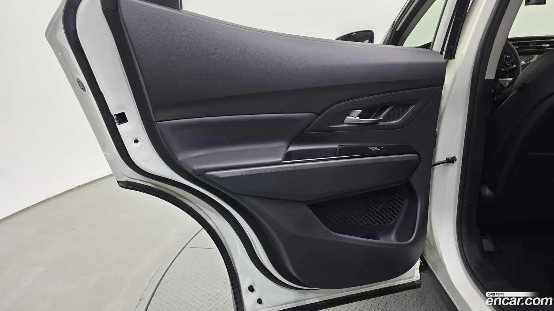 KORANDO KG Mobility 2021.6-INNER-035