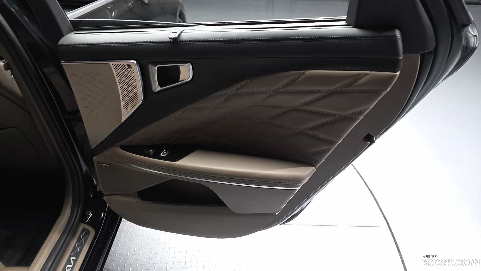 K8 Kia 2023.2-INNER-035