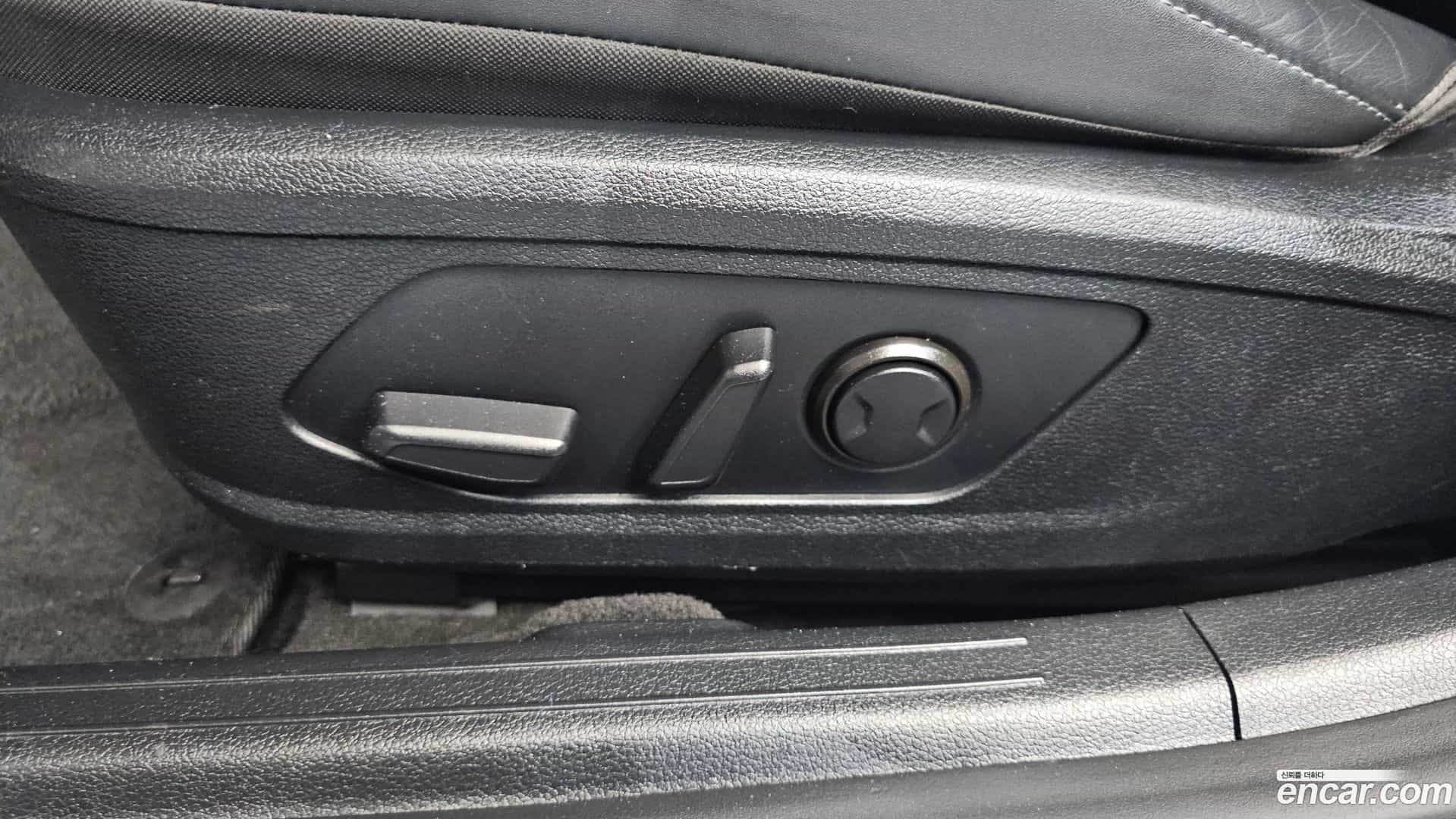 Sonata Hyundai 2019.4-OPTION-046