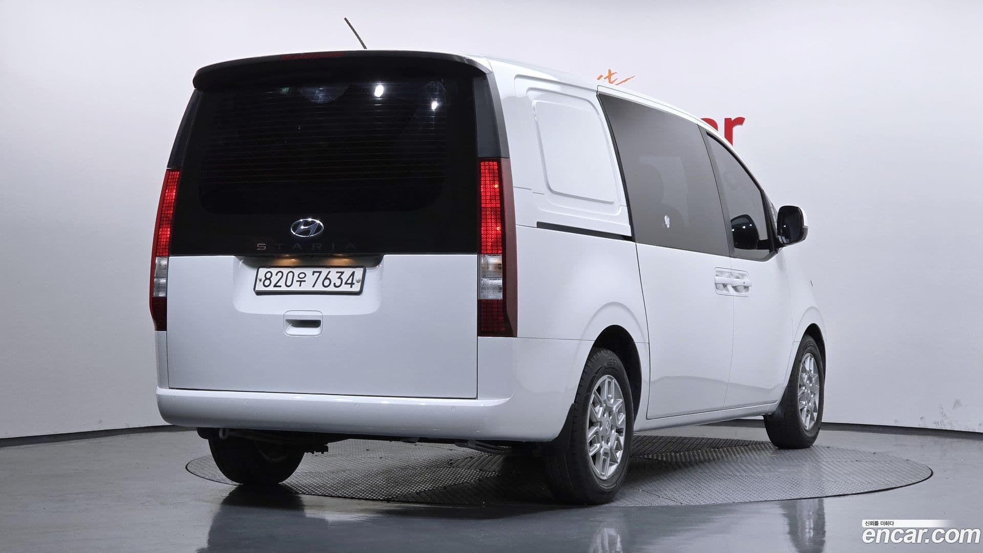 Main__Slider__Photo:Staria Hyundai 2022.2-1