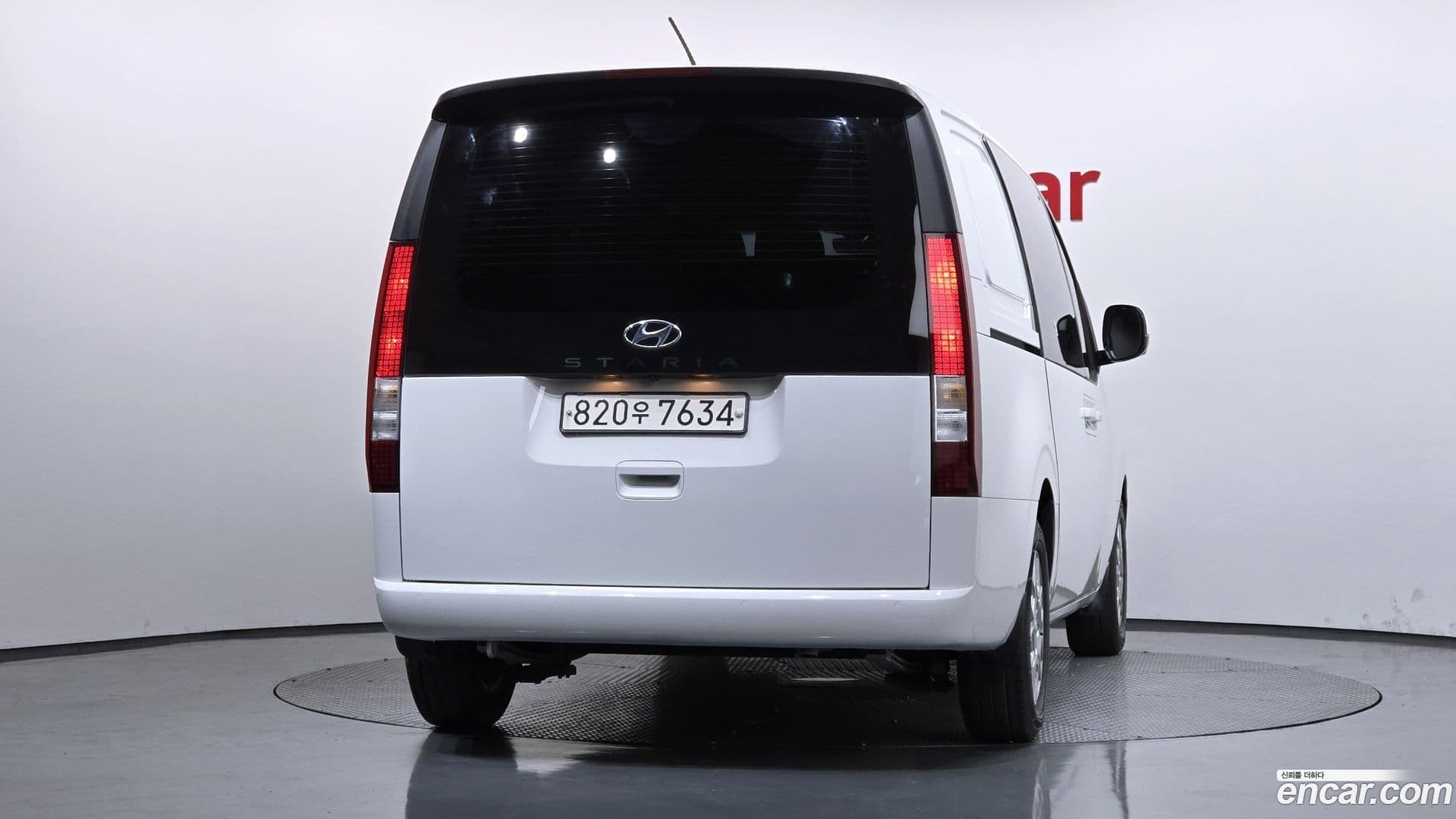 Main__Slider__Photo:Staria Hyundai 2022.2-3