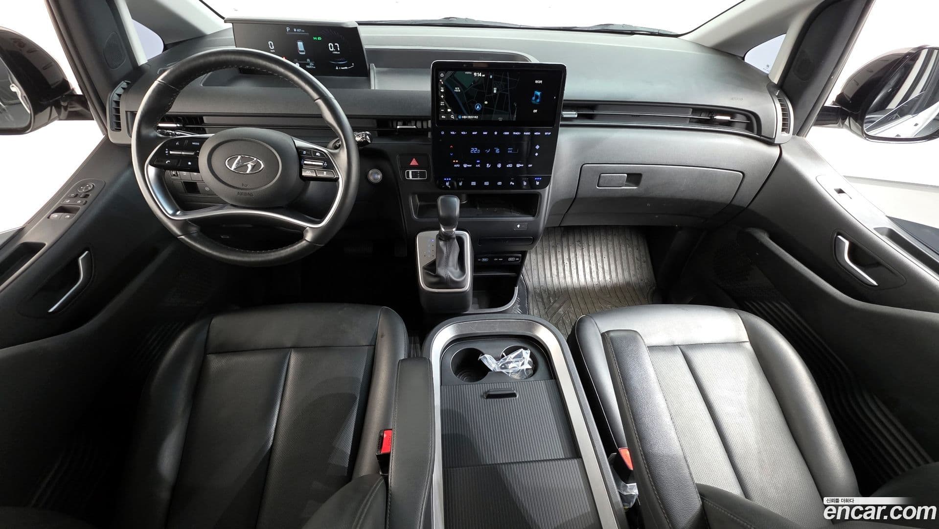 Main__Slider__Photo:Staria Hyundai 2022.2-6