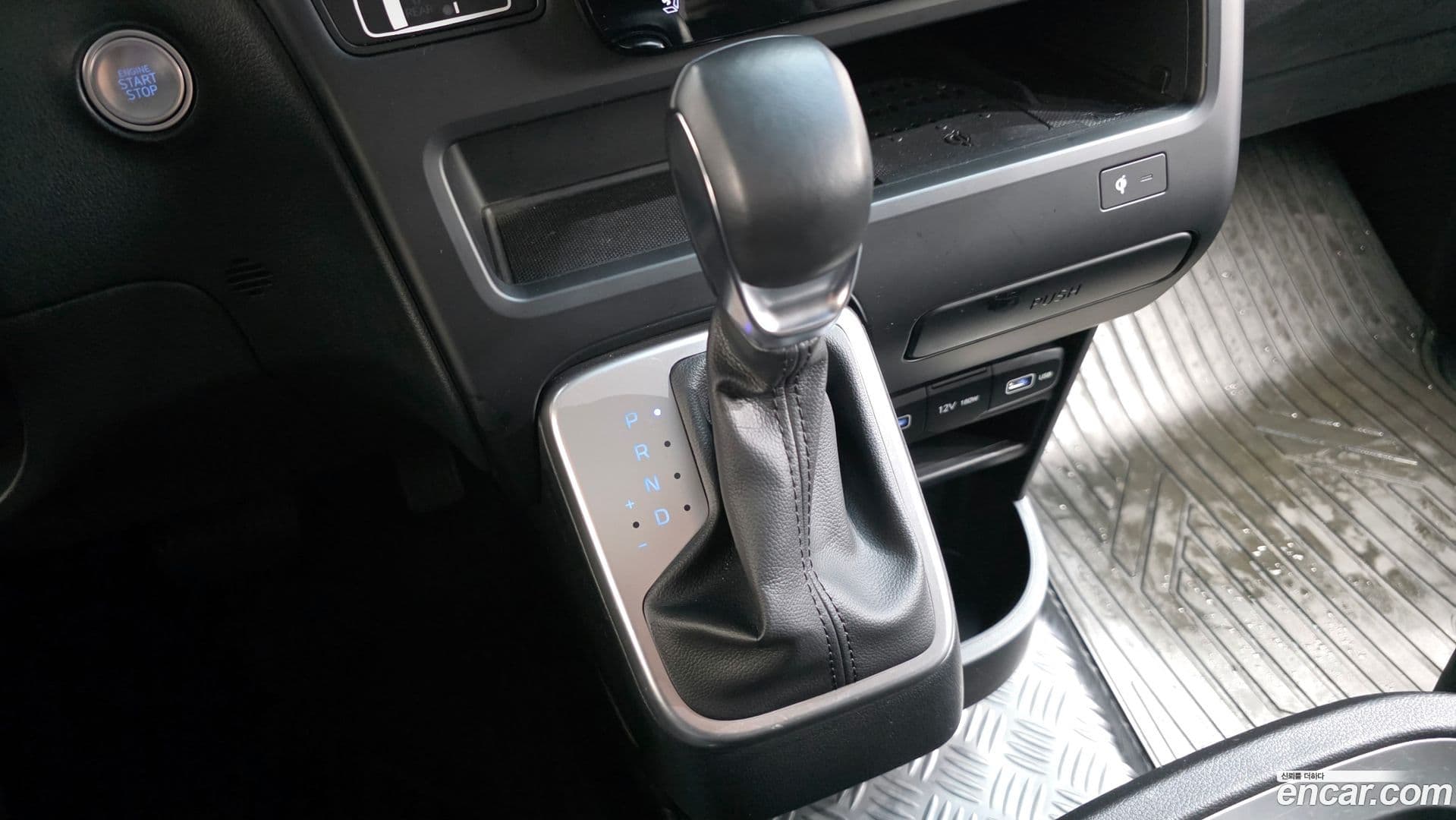 Main__Slider__Photo:Staria Hyundai 2022.2-8