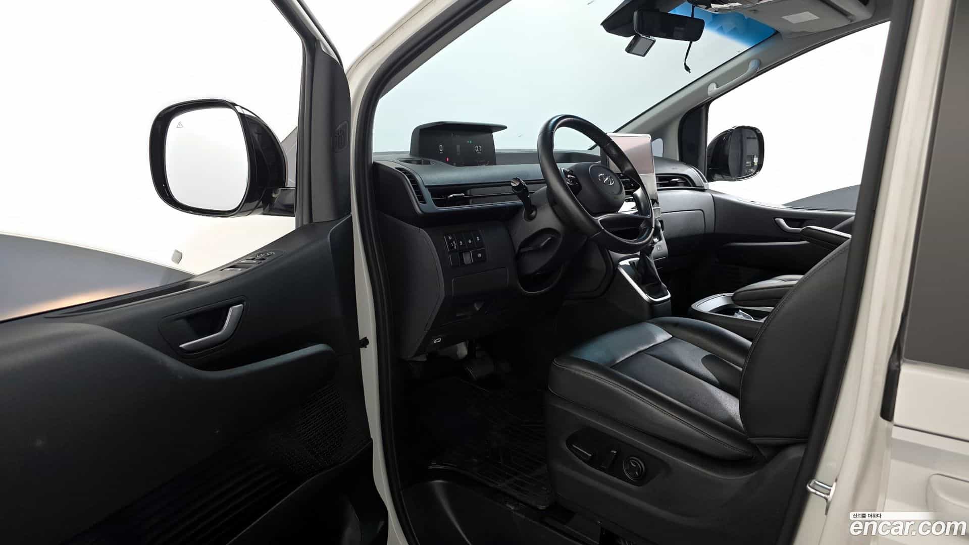 Staria Hyundai 2022.2-INNER-010