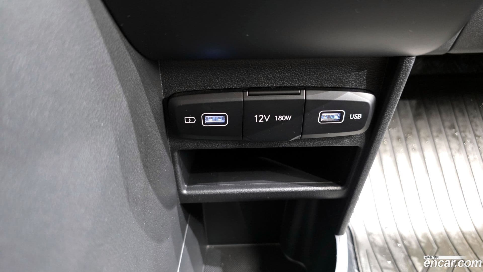 Main__Slider__Photo:Staria Hyundai 2022.2-11