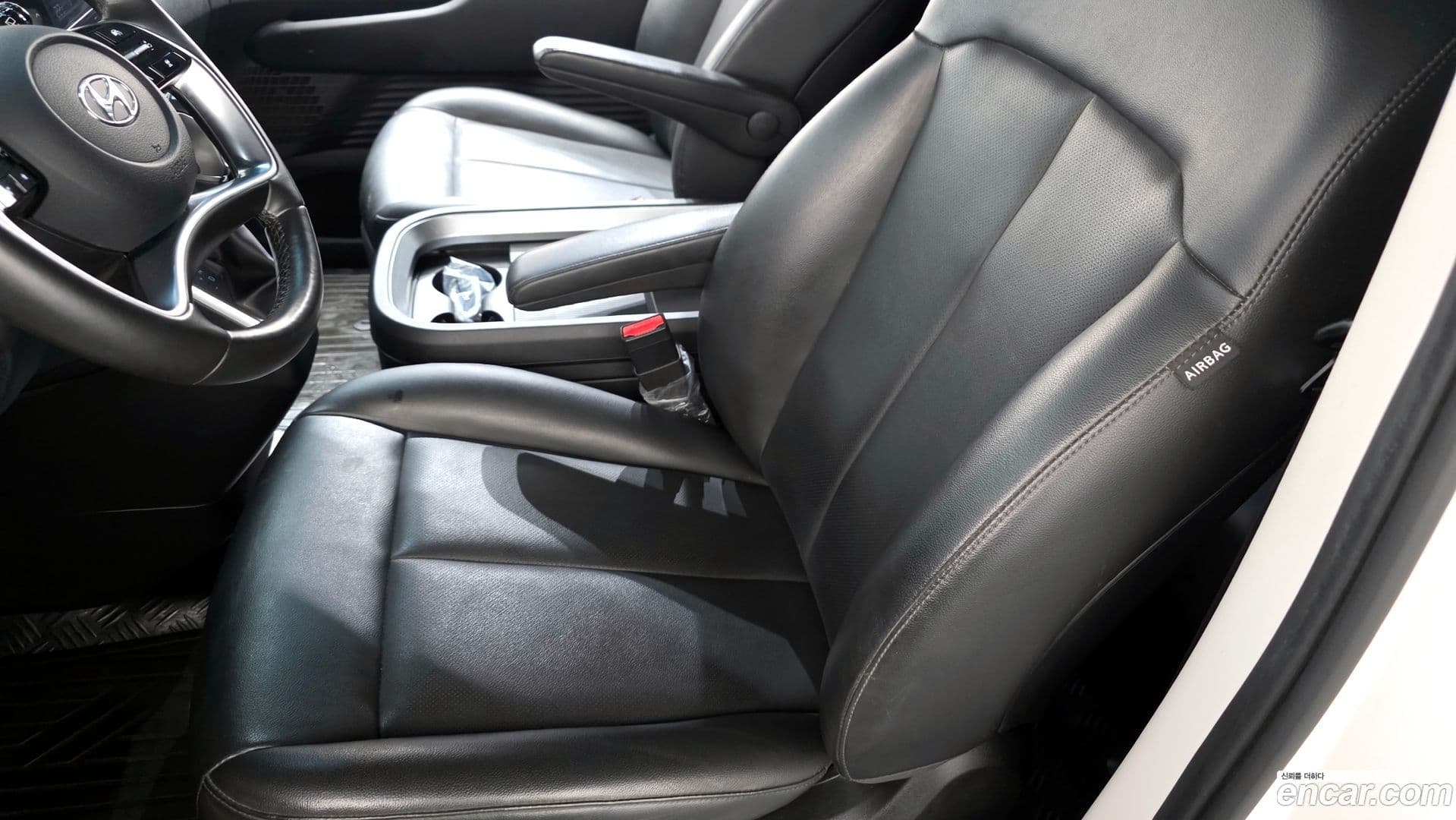 Main__Slider__Photo:Staria Hyundai 2022.2-19