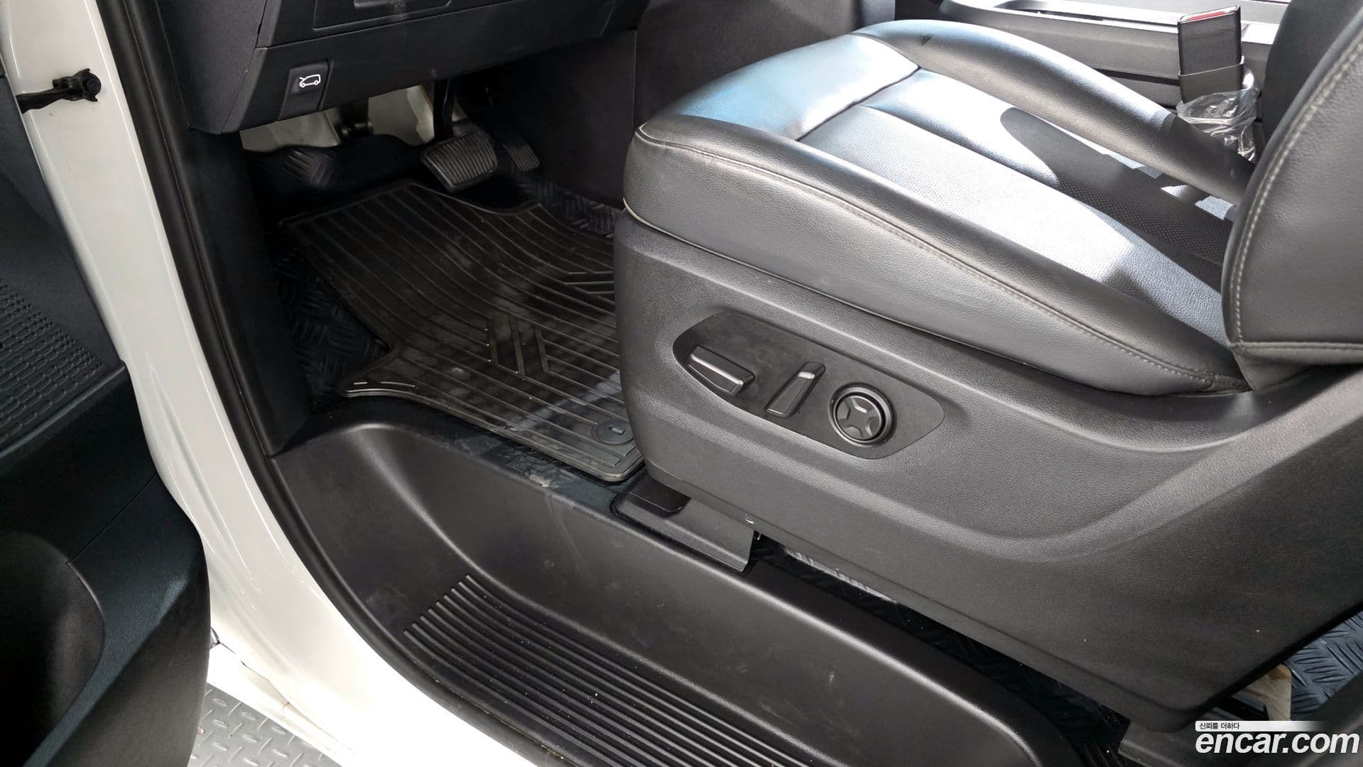 Main__Slider__Photo:Staria Hyundai 2022.2-35