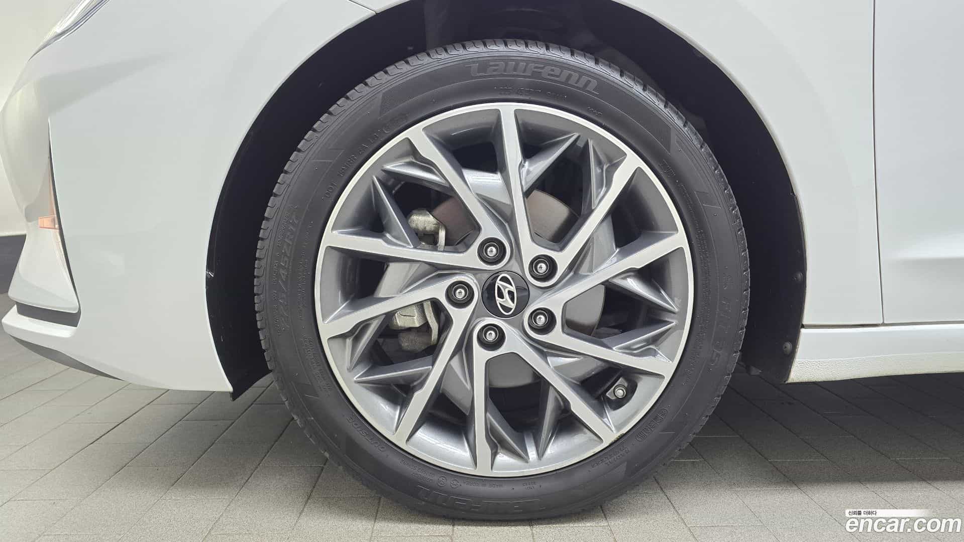 AVANTE Hyundai 2019.0-OUTER-005