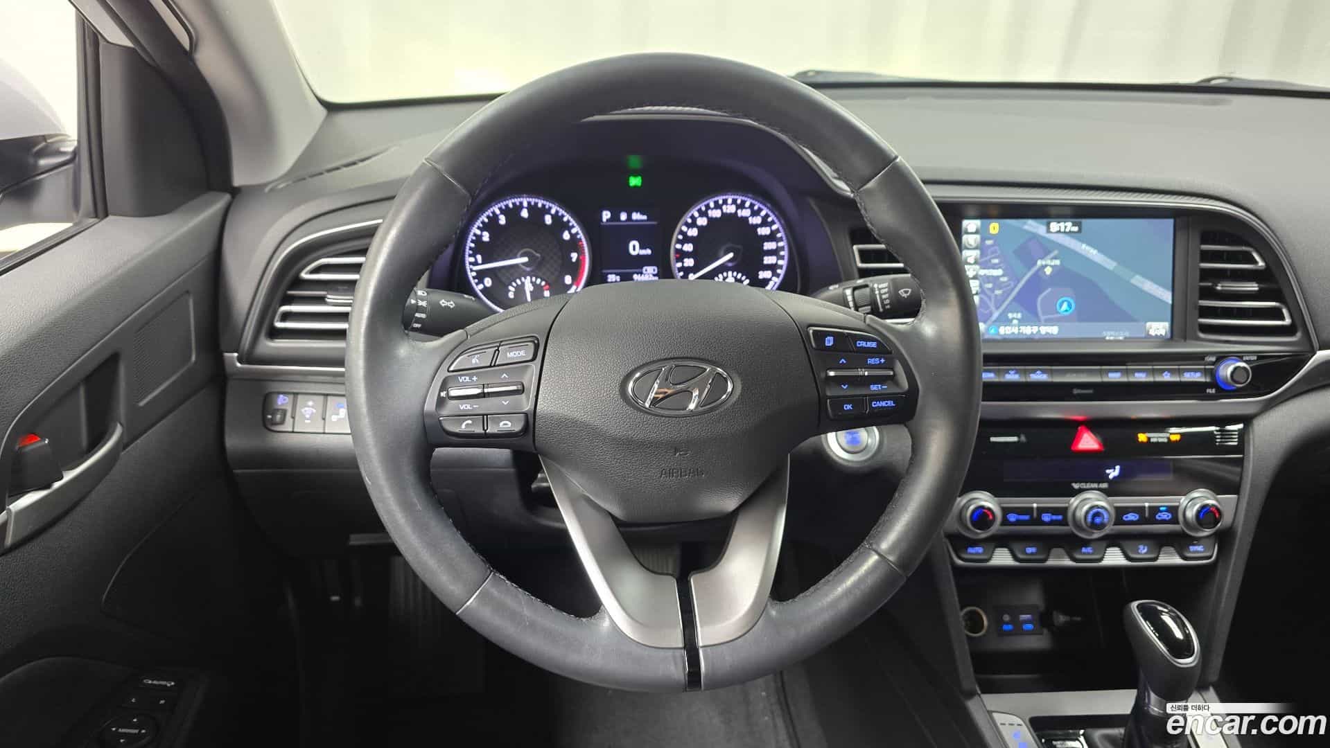 AVANTE Hyundai 2019.0-OPTION-016