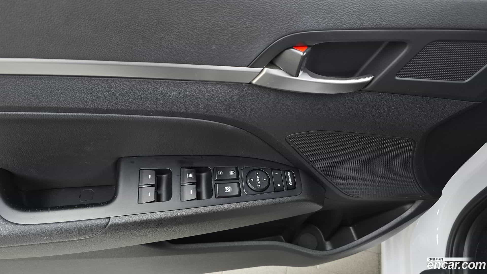 AVANTE Hyundai 2019.0-OPTION-022
