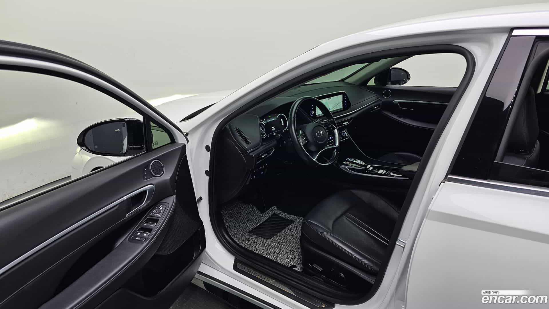 Sonata Hyundai 2022.2-INNER-010