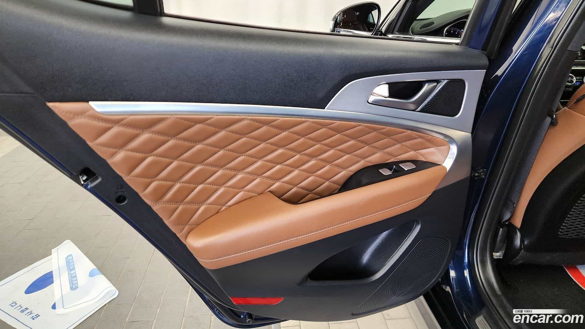 G70 Genesis 2019.1-INNER-035