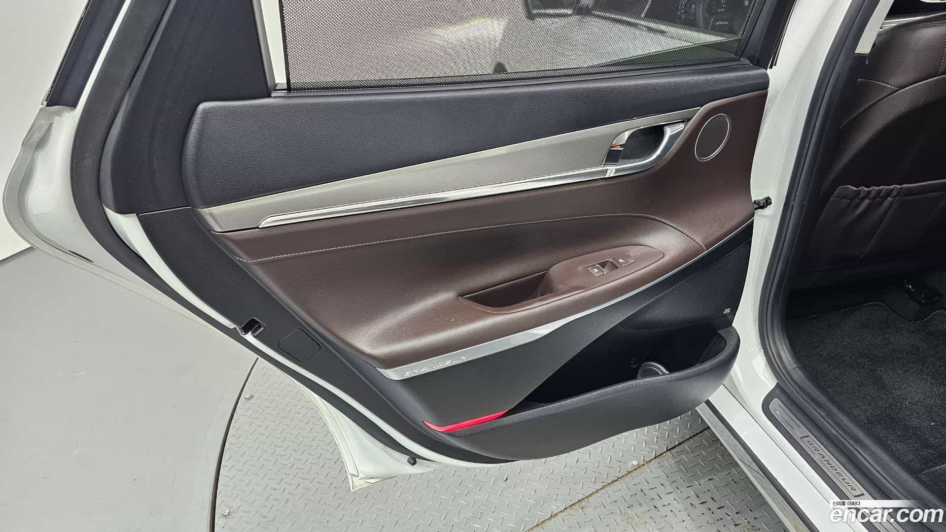 Grandeur Hyundai 2022.2-INNER-035
