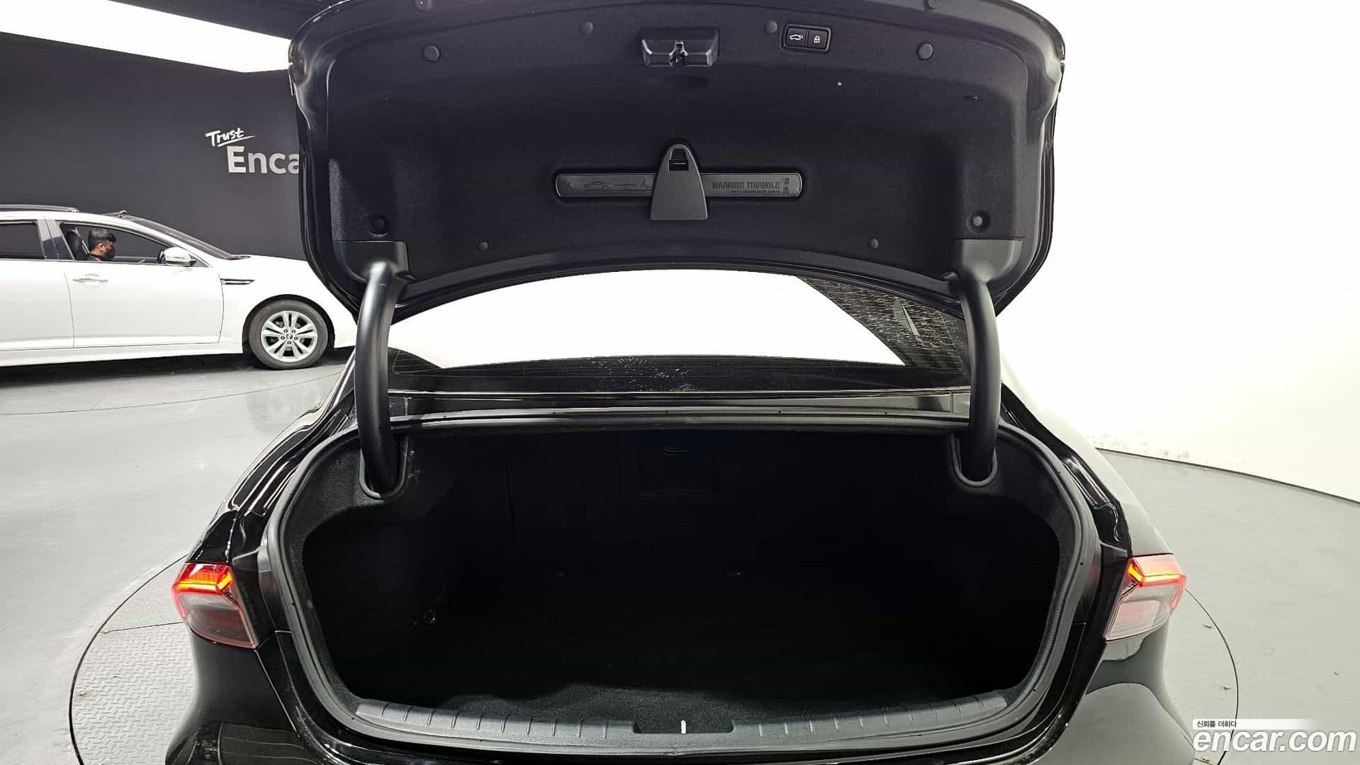 Grandeur Hyundai 2021.3-OPTION-024