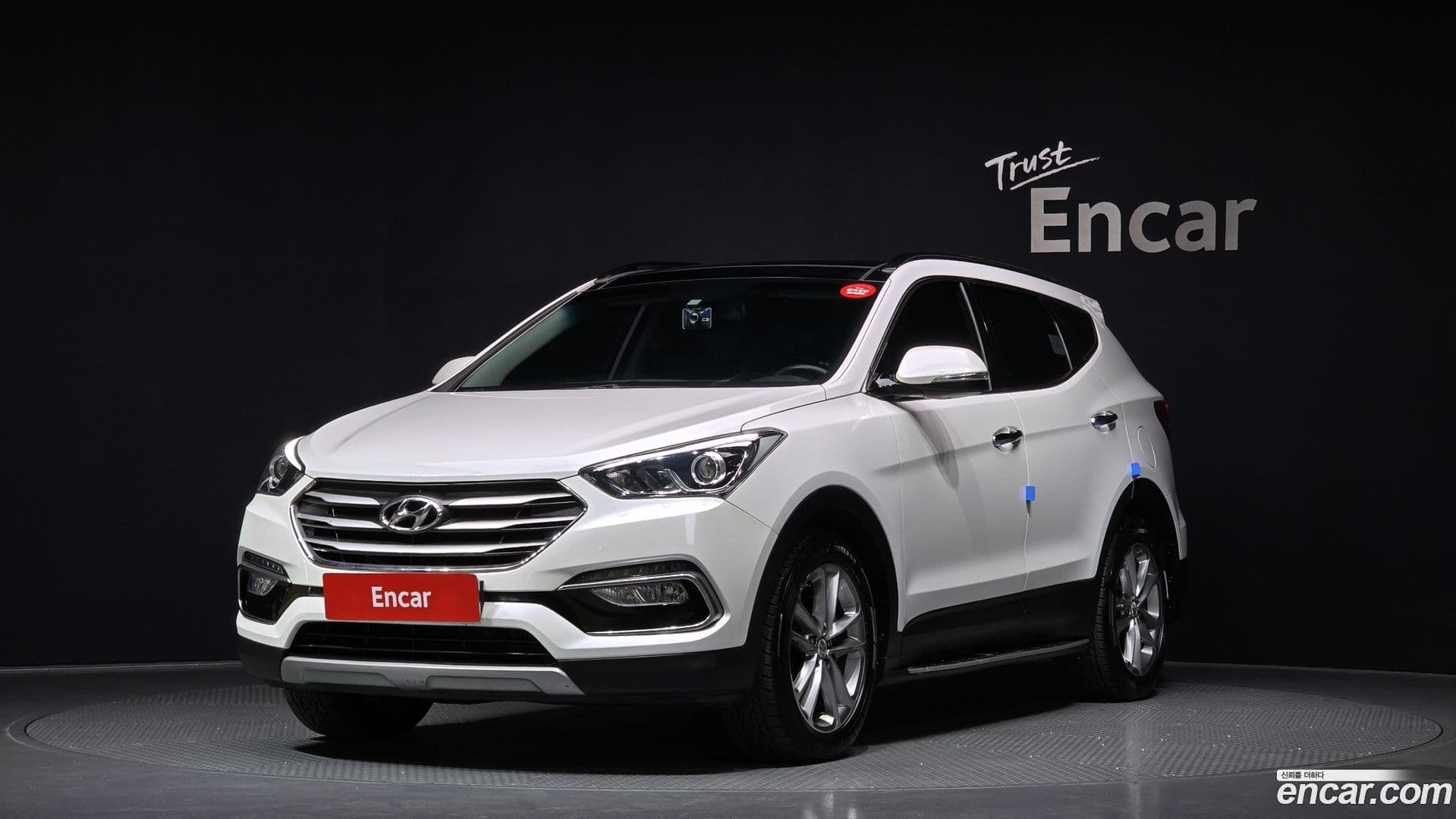 Main__Slider__Photo:Santafe Hyundai 2015.8-0