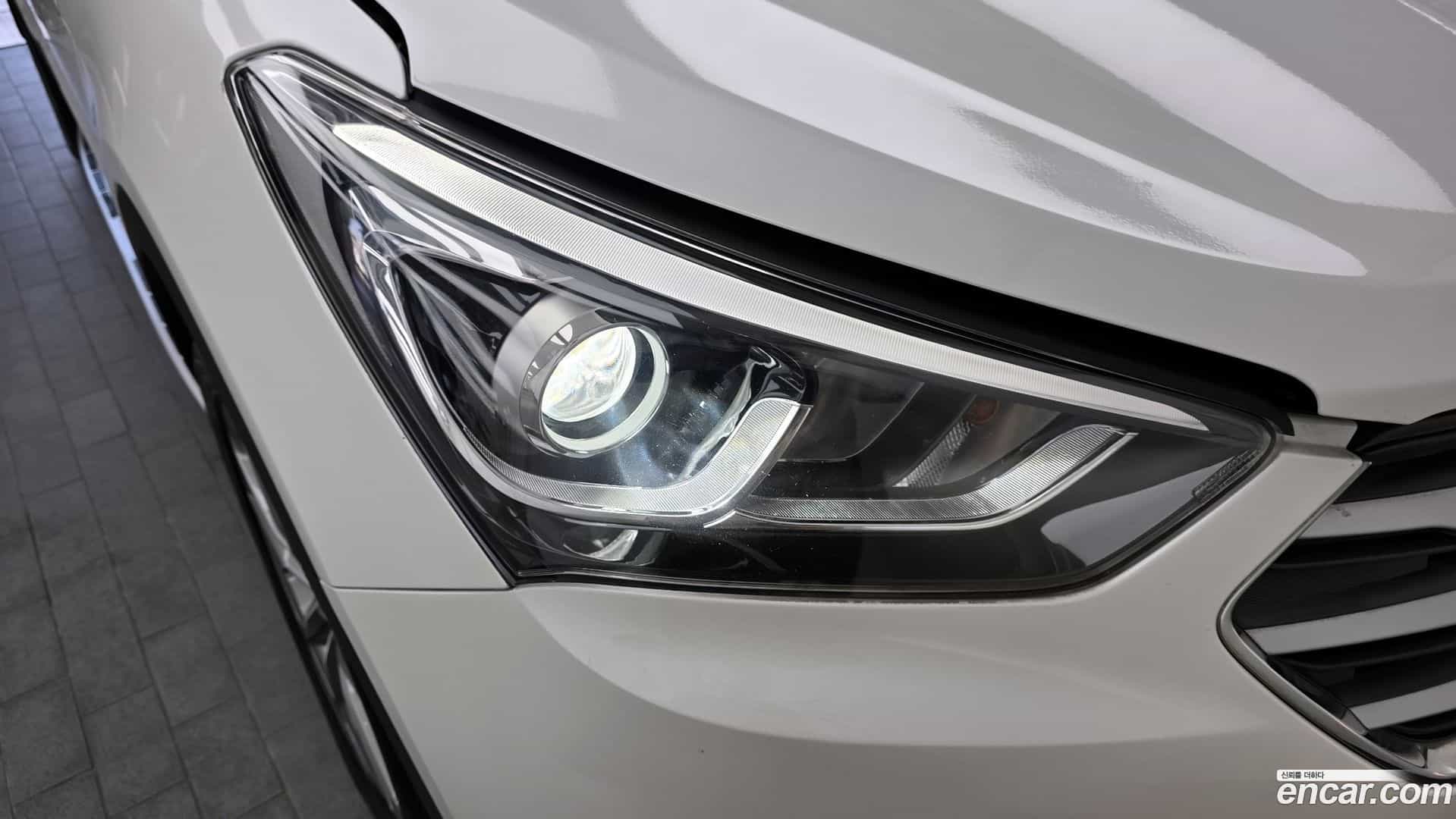 Santafe Hyundai 2015.8-OUTER-032