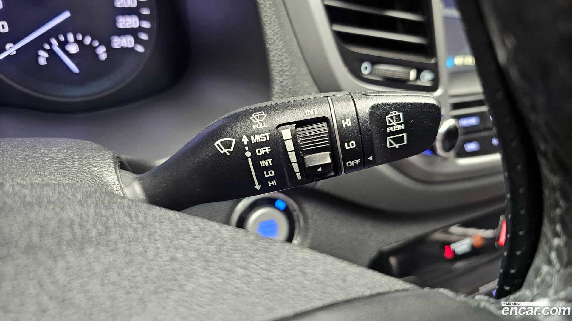 Tucson Hyundai 2016.3-OPTION-023