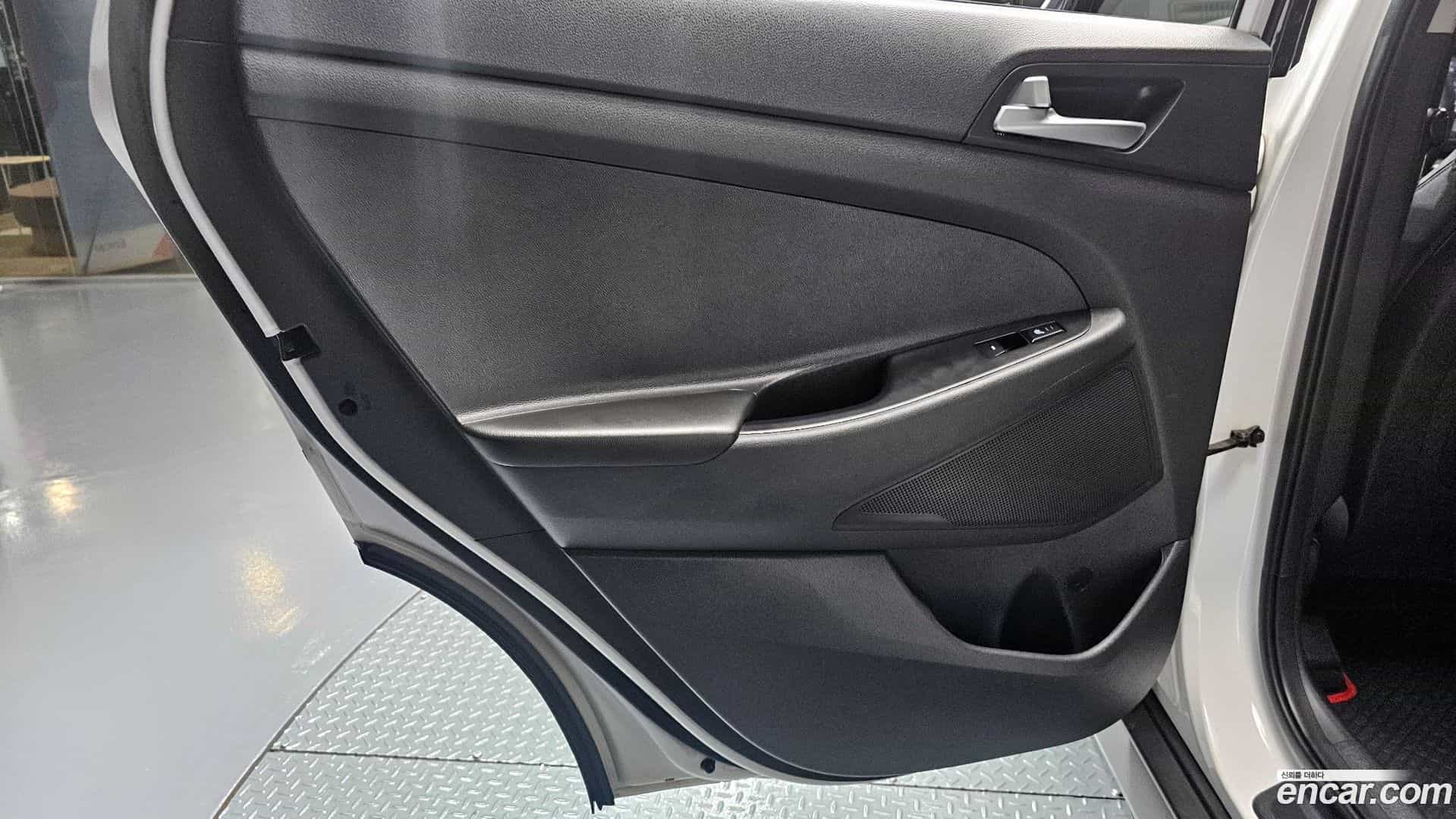 Tucson Hyundai 2016.3-INNER-035