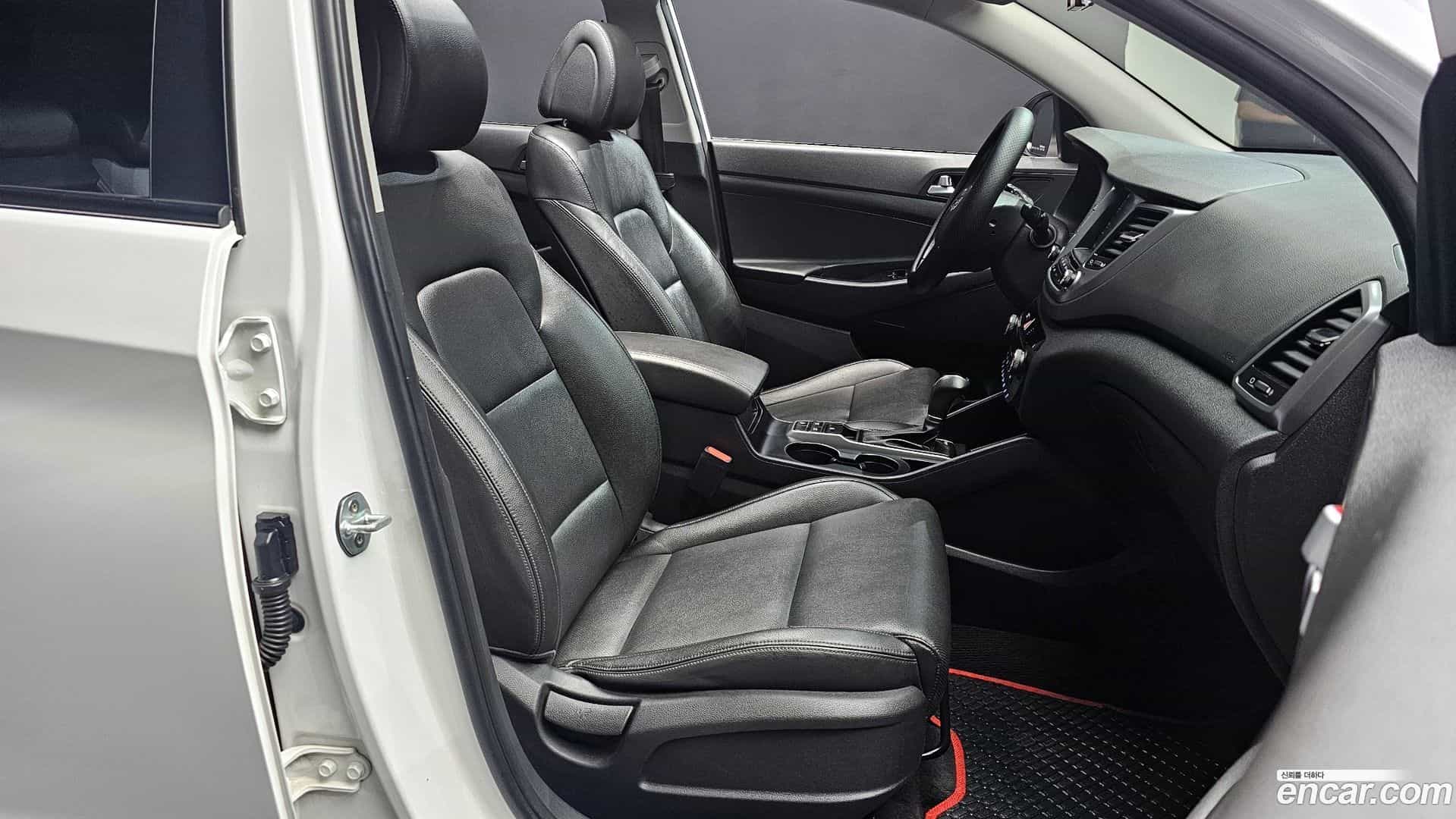 Tucson Hyundai 2016.3-INNER-036