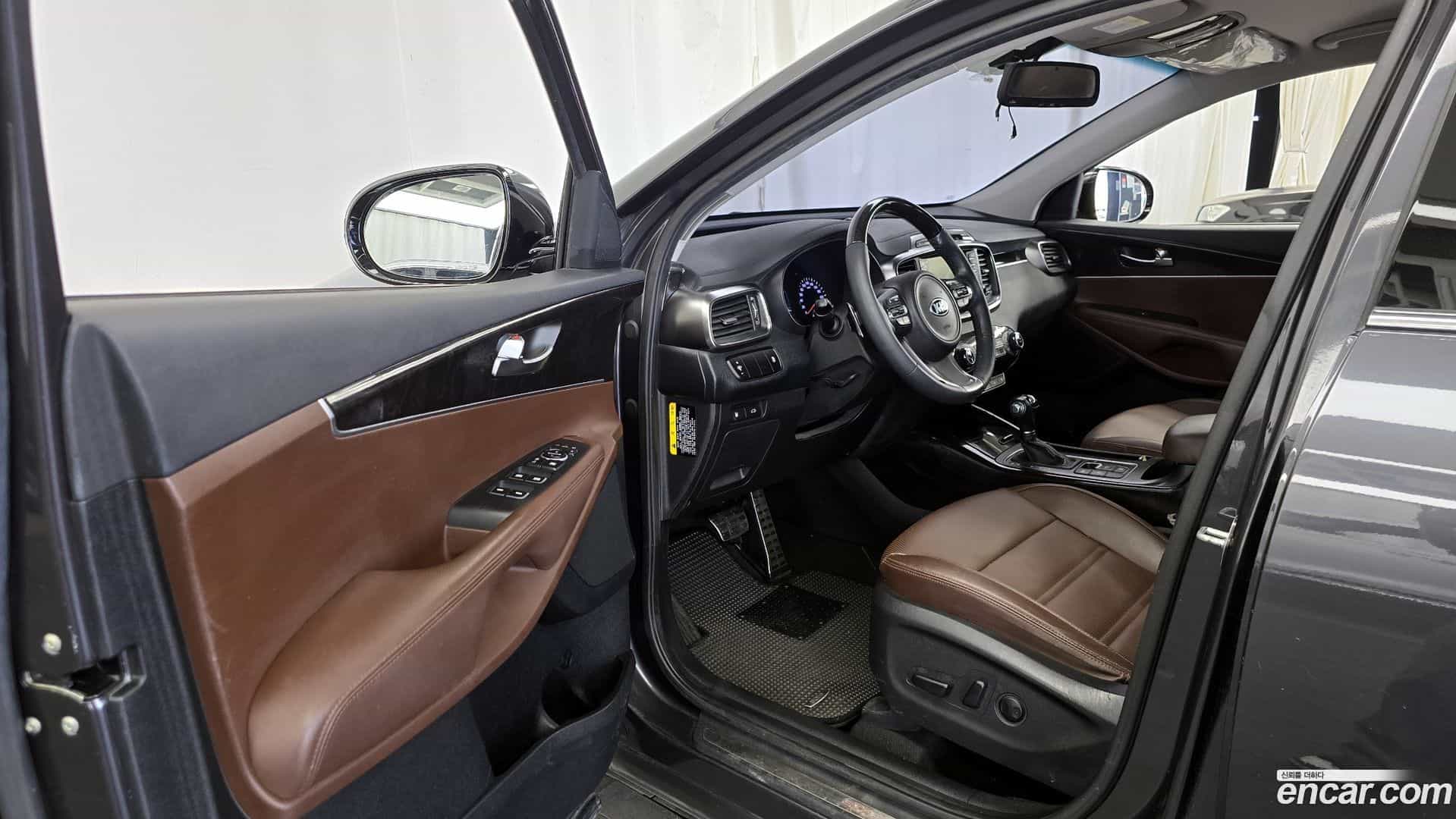 Sorento Kia 2016.9-INNER-010