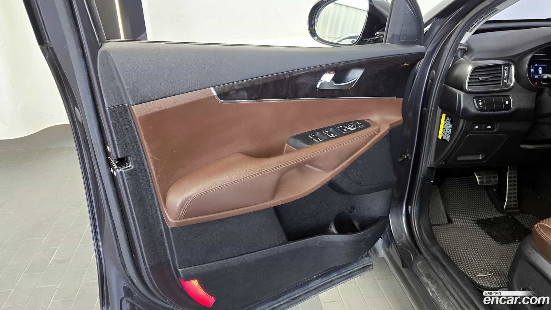 Sorento Kia 2016.9-INNER-034