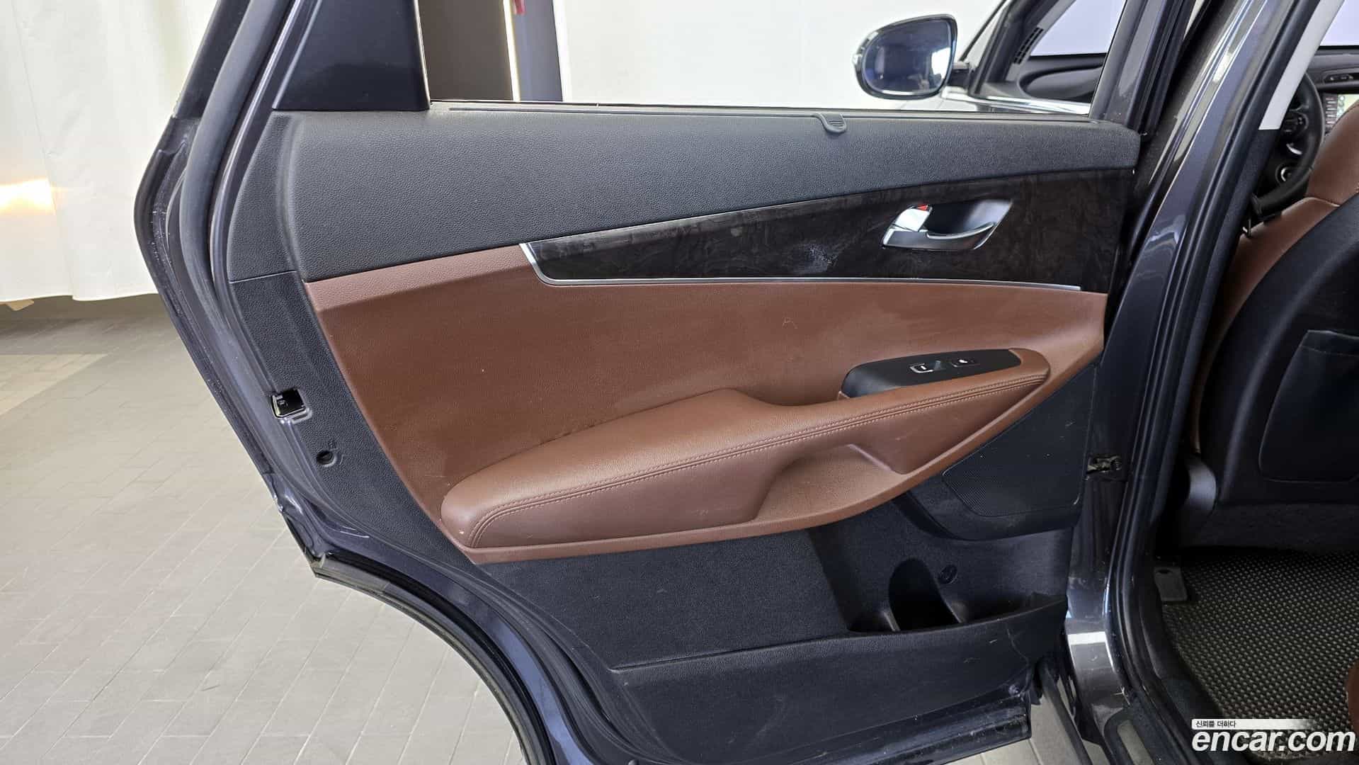 Sorento Kia 2016.9-INNER-035