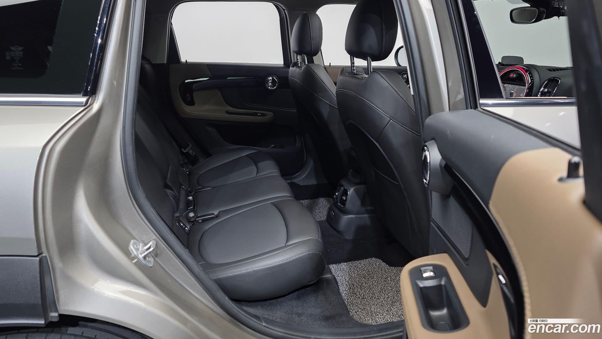 Main__Slider__Photo:Countryman Mini 2019.8-10