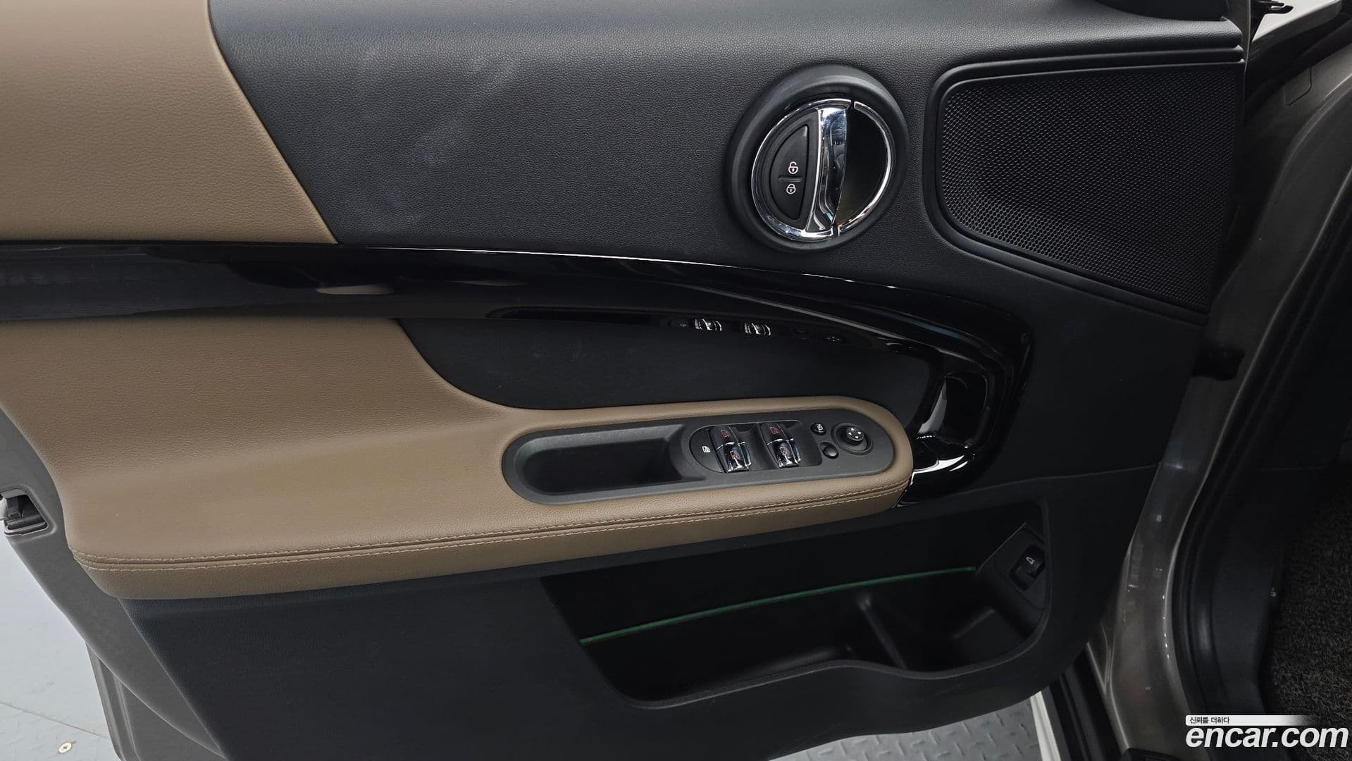 Main__Slider__Photo:Countryman Mini 2019.8-23