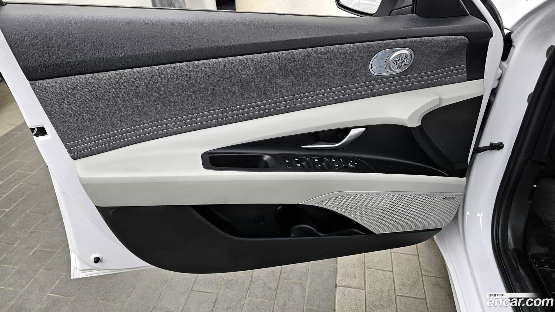 AVANTE Hyundai 2022.1-INNER-034