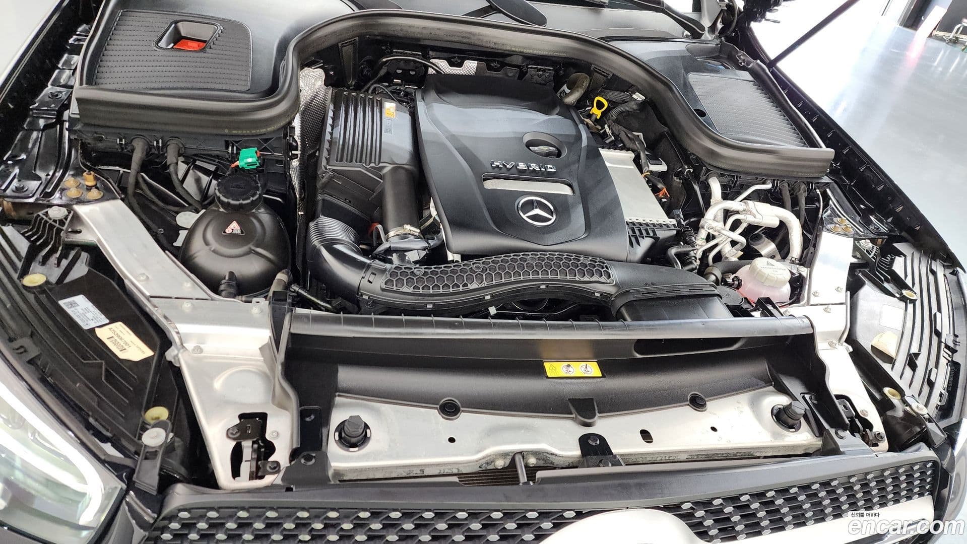 Main__Slider__Photo:GLC-Class Mercedes-Benz 2021.2-5