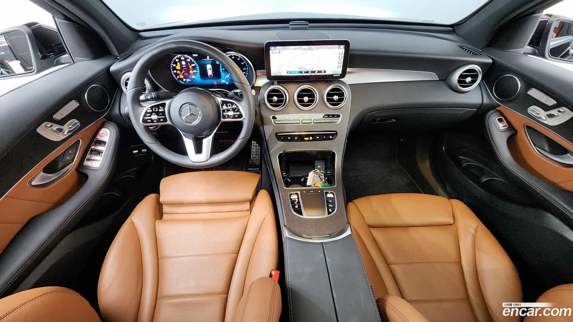 GLC-Class Mercedes-Benz 2021.2-INNER-007