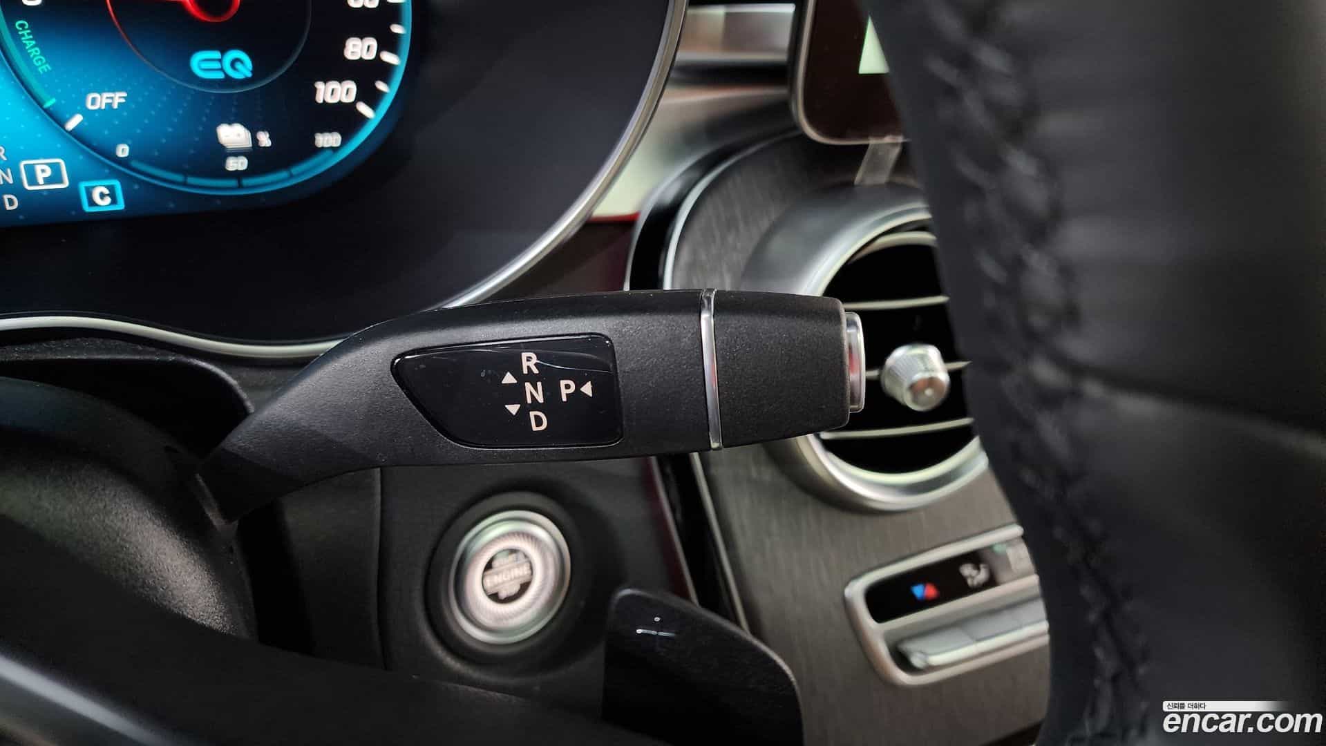 GLC-Class Mercedes-Benz 2021.2-INNER-009