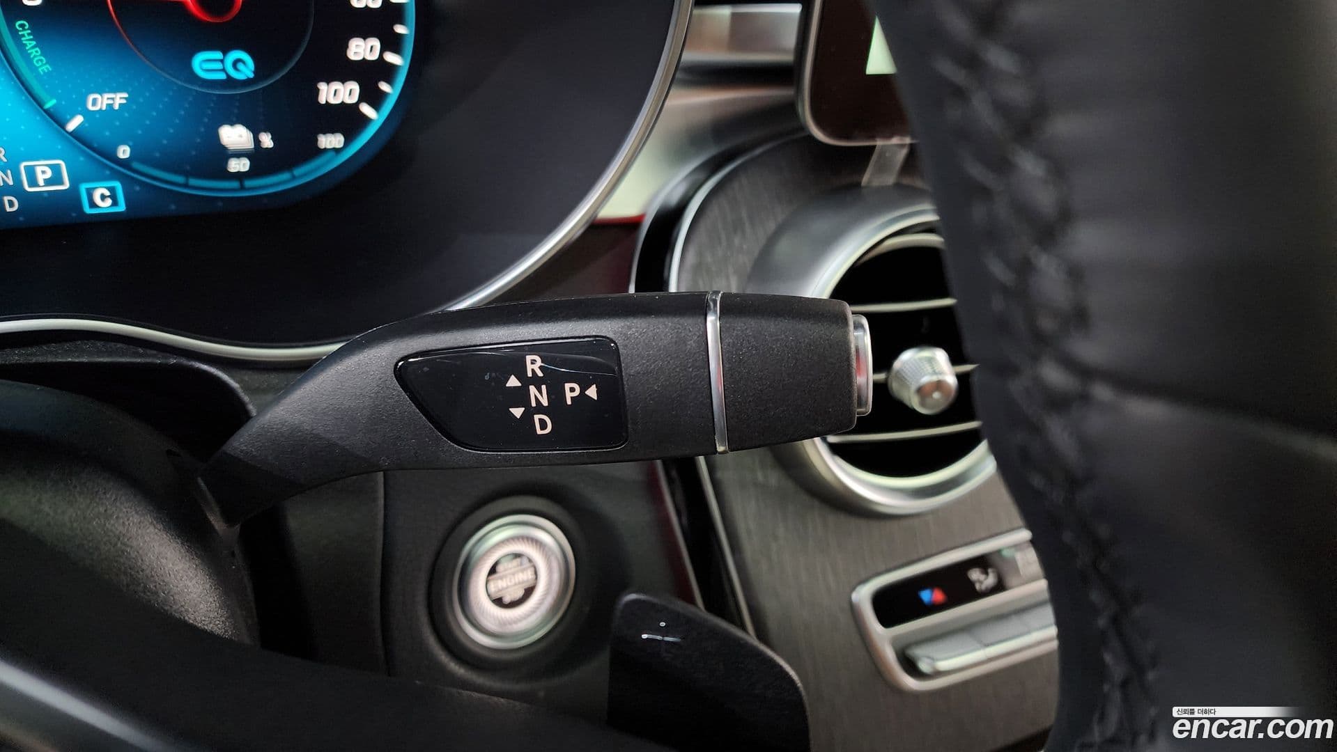 Main__Slider__Photo:GLC-Class Mercedes-Benz 2021.2-8