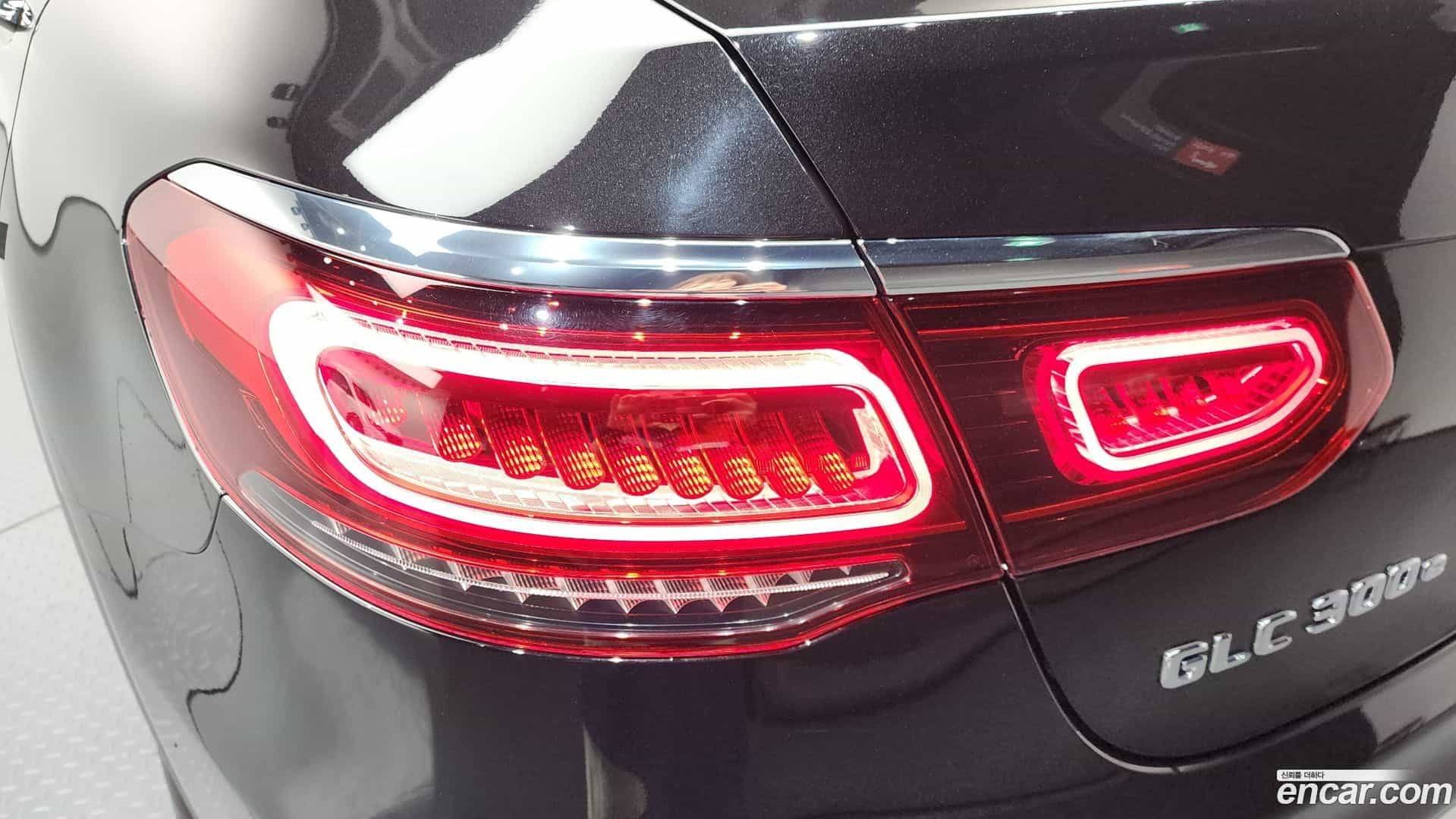 GLC-Class Mercedes-Benz 2021.2-OUTER-033