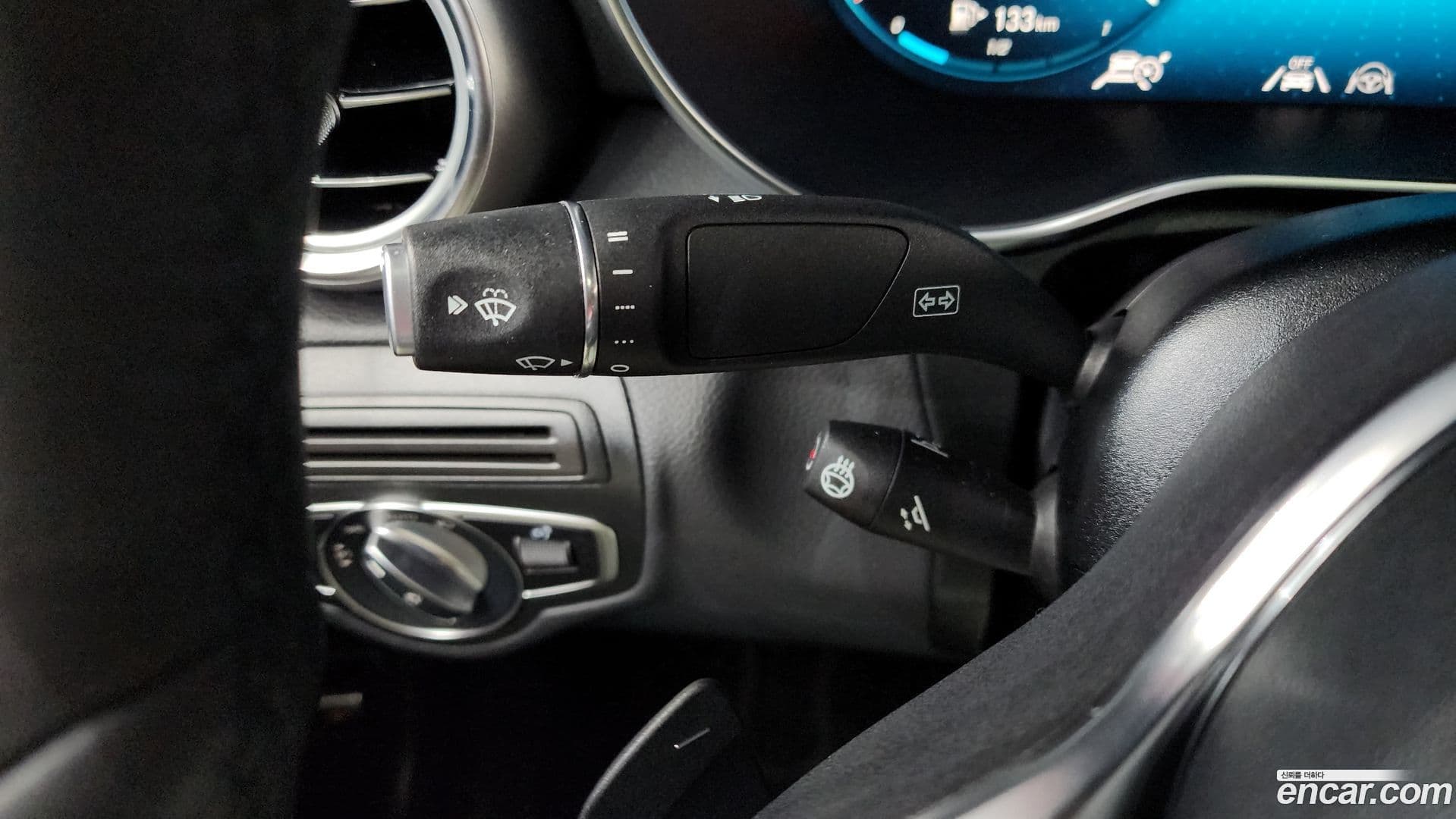 Main__Slider__Photo:GLC-Class Mercedes-Benz 2021.2-27