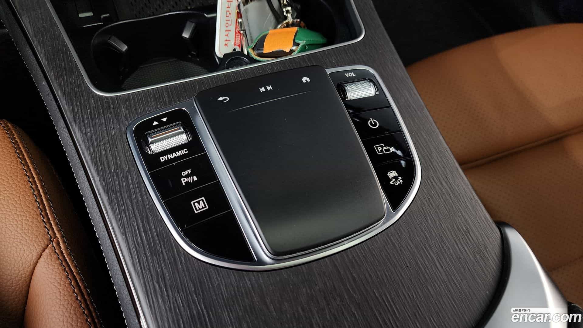 GLC-Class Mercedes-Benz 2021.2-OPTION-045