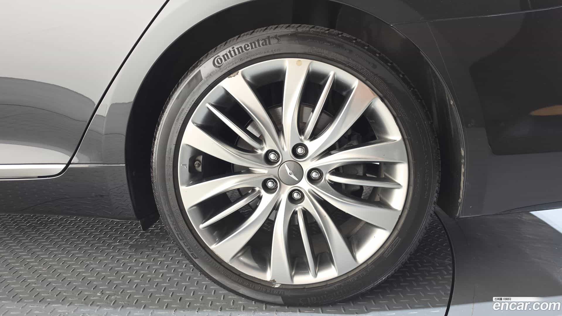 G80 Genesis 2018.0-OUTER-031