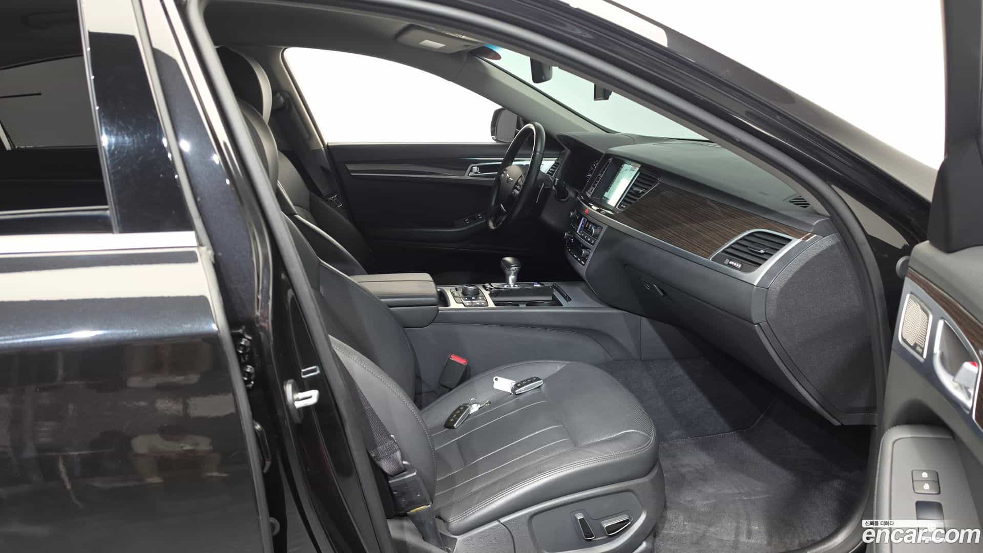 G80 Genesis 2018.0-INNER-036