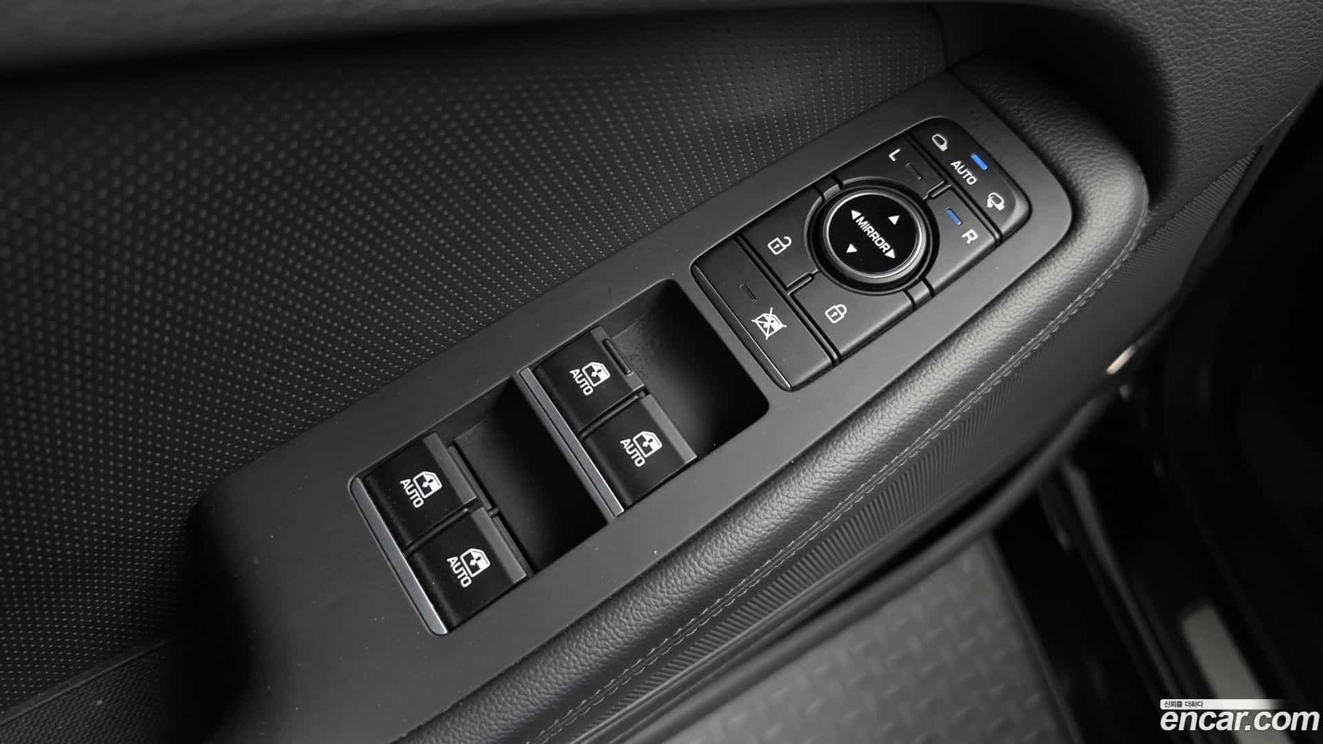 G80 Genesis 2018.0-OPTION-041
