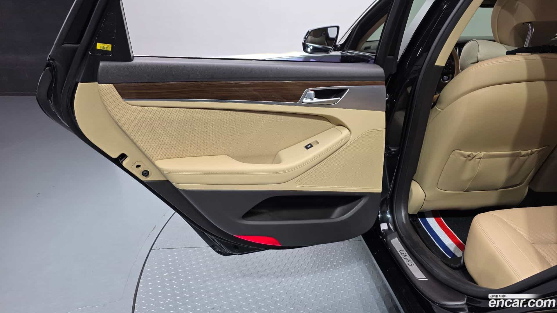 Genesis Hyundai 2015.11-INNER-035